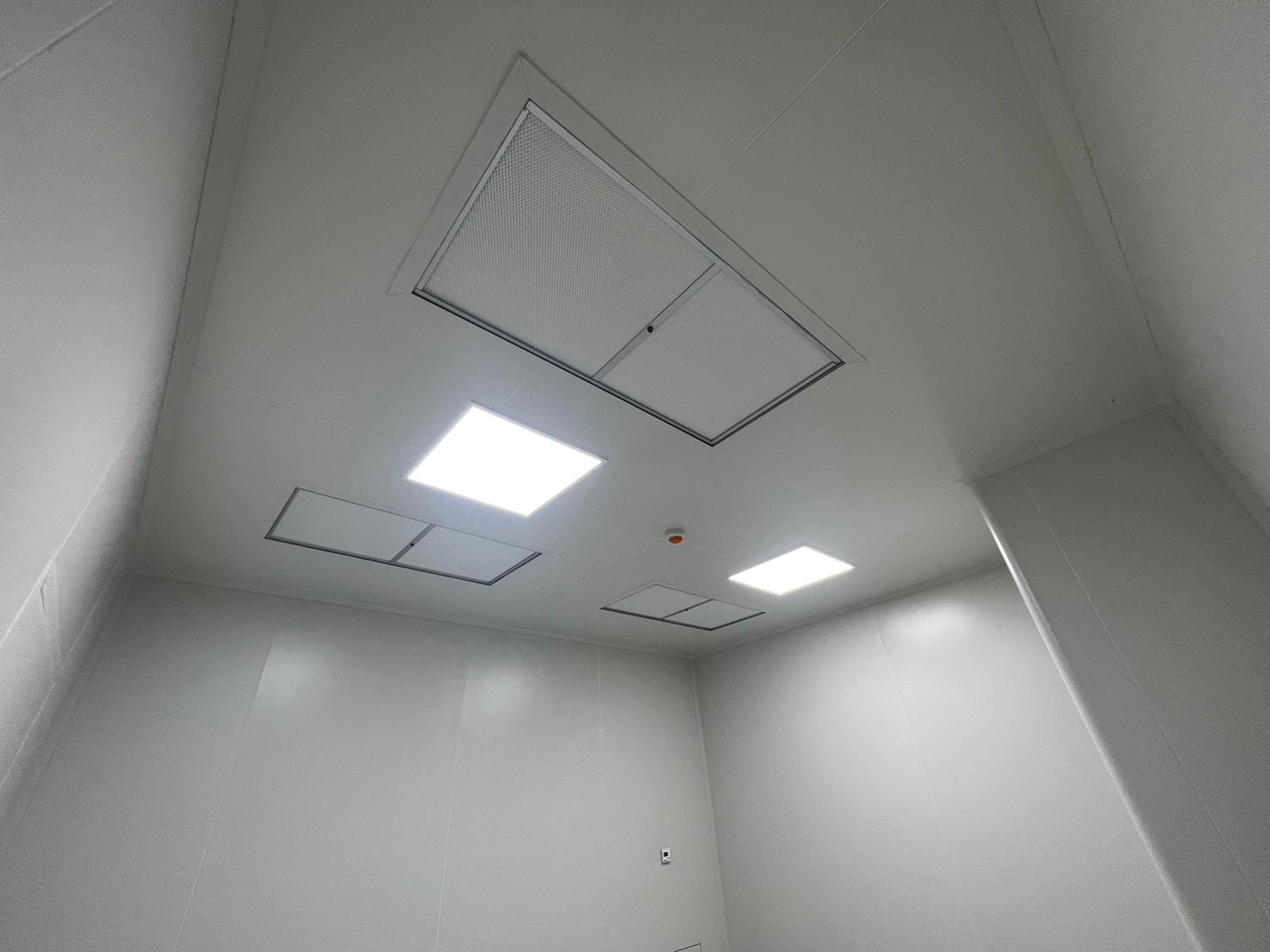 public/img/reference/Cleanroom Panel/20.jpg